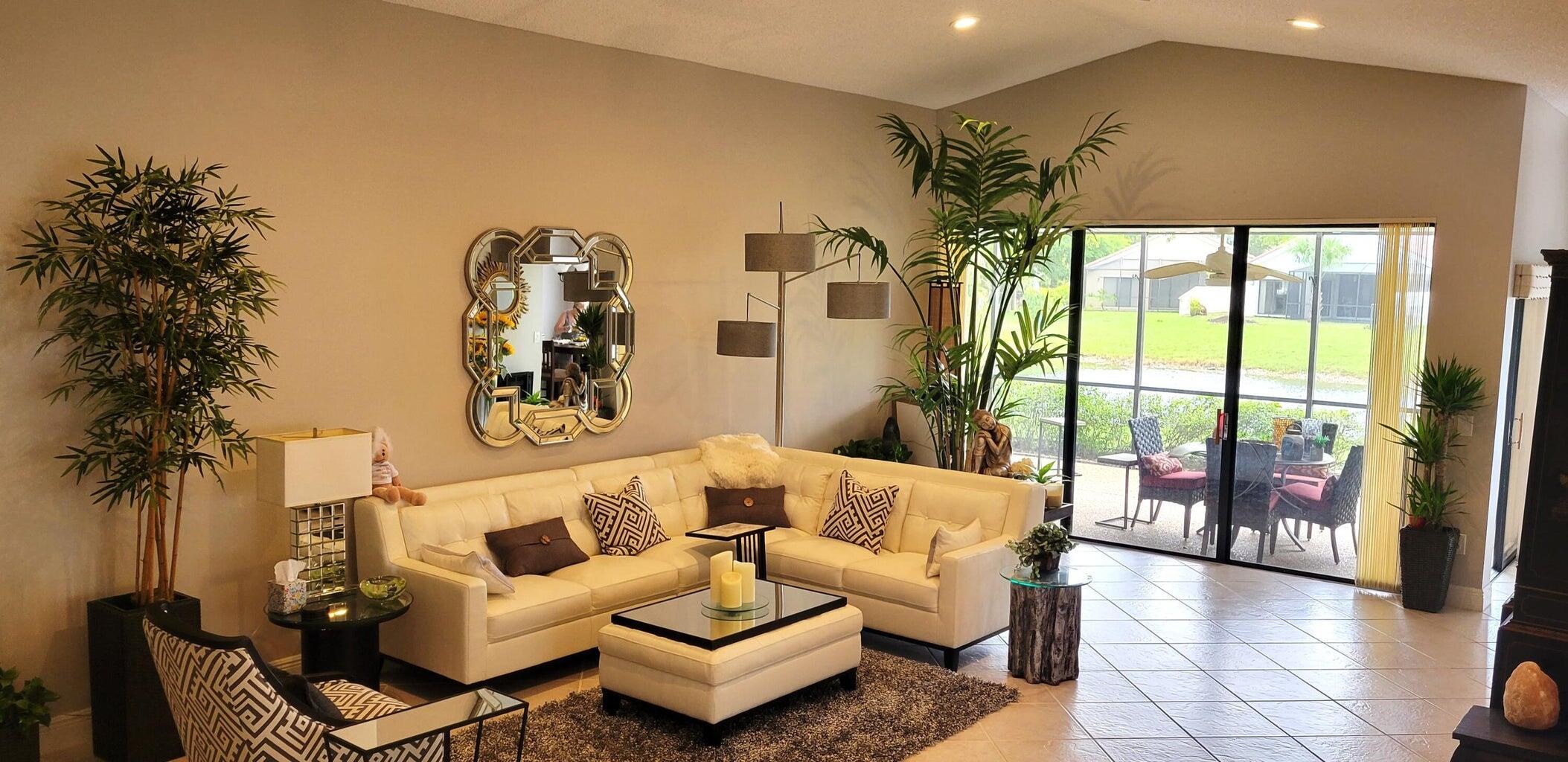 11152 Highland Circle Boca Raton, FL 33428 - Photo 8 of 37 Living Room