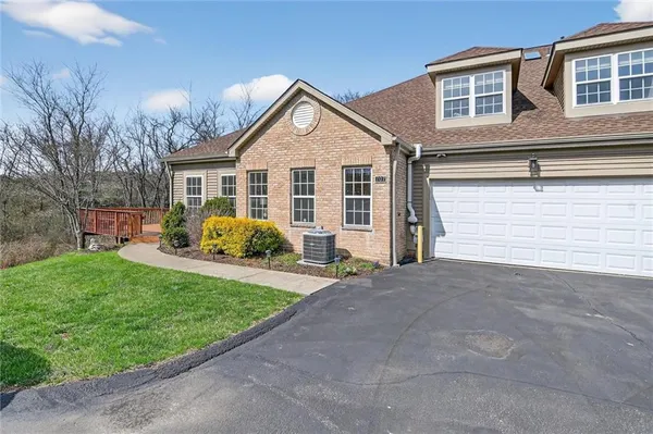 $400,000 | 707 Wilshire Circle, Seven Fields, PA 16046