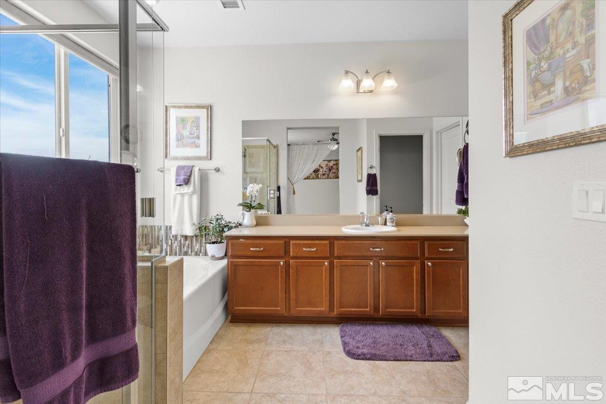 8555 Spearhead Way Reno, NV 89506 - Photo 17 of 38 Photo 19