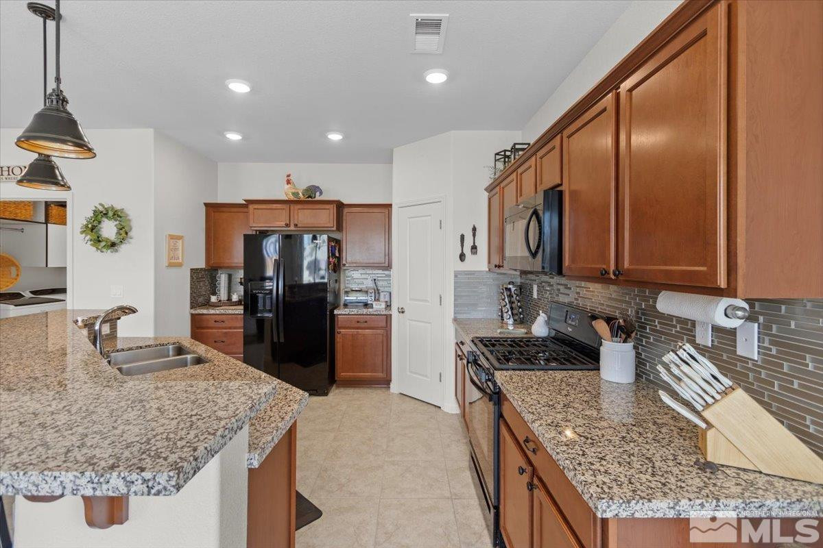 8555 Spearhead Way Reno, NV 89506 - Photo 8 of 38 Photo 8