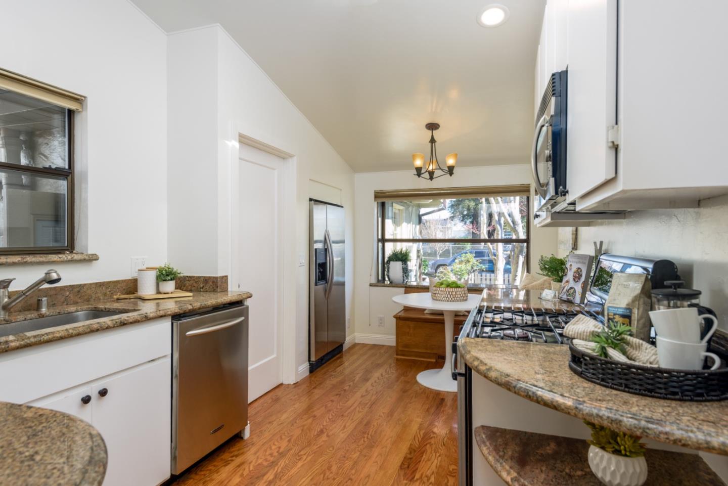 215 Victoria Road Burlingame, CA 94010 - Photo 8 of 27