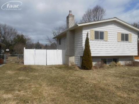 1023 Springview Drive Flushing, MI 48433 - Photo 15 of 25 20352104-15.JPG