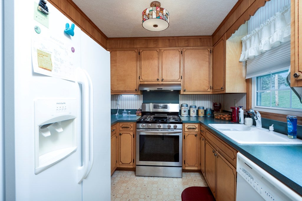 35637 Widener Valley Road Glade Spring, VA 24340 - Photo 8 of 26 Gallery Image 8
