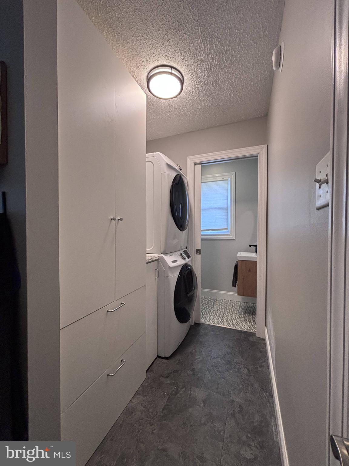1119 East Meadow Road Manheim, PA 17545 - Photo 7 of 29 a view of living room washer and dryer