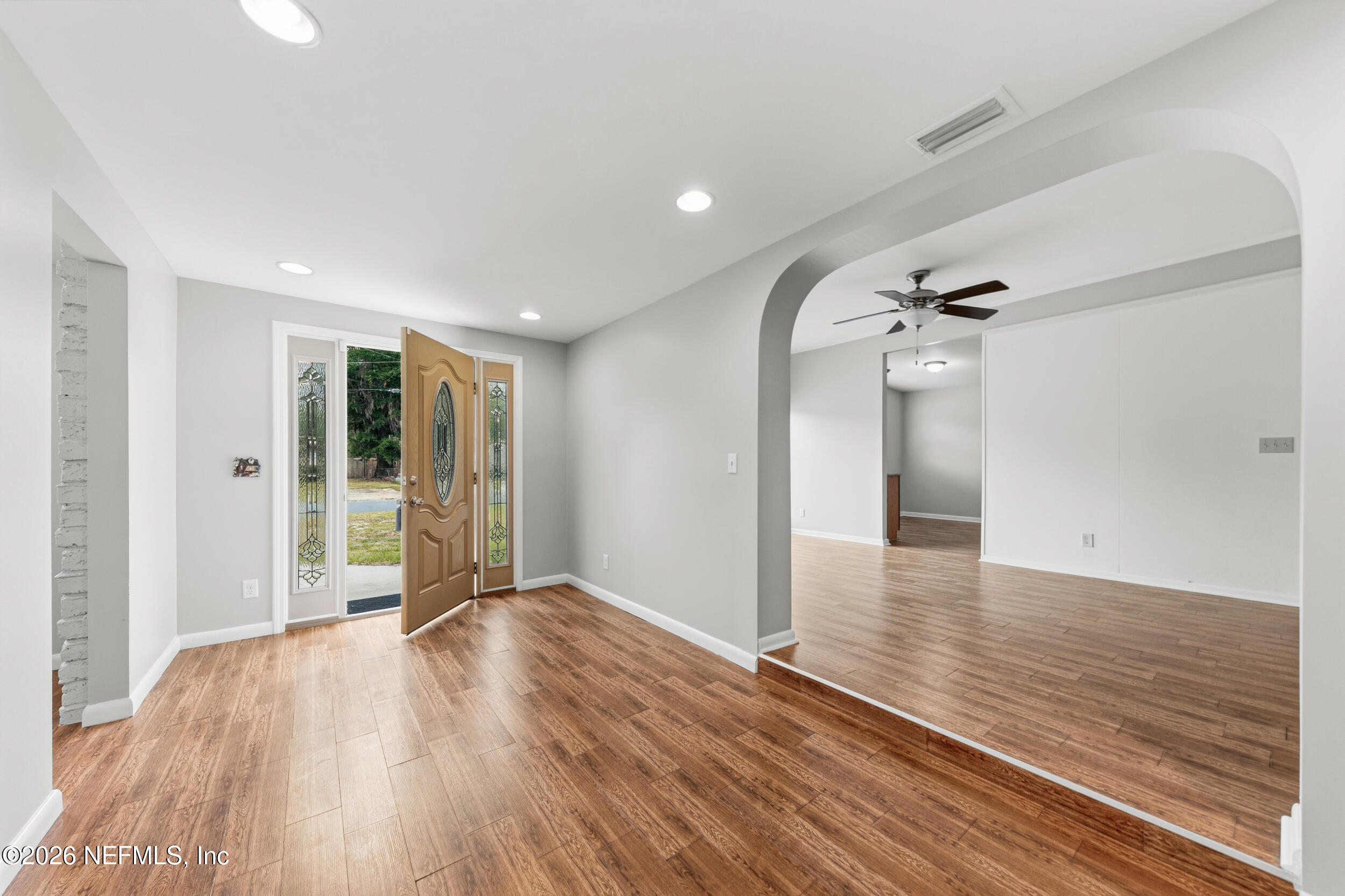 6929 Rollo Road Jacksonville, FL 32205 - Photo 4 of 28 4_04