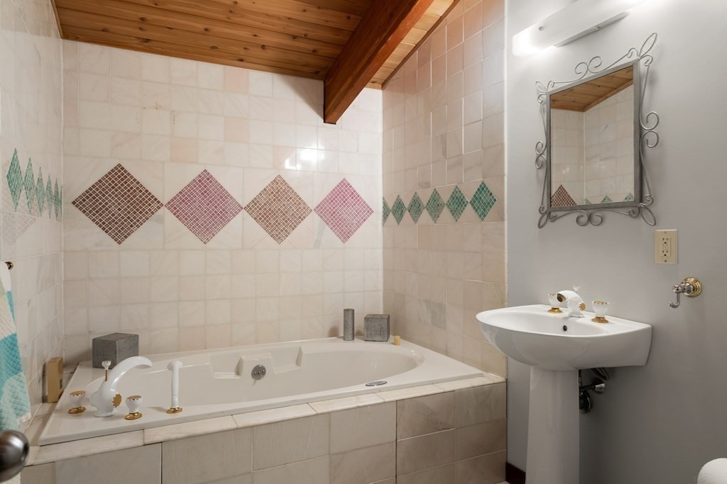 53 Powisset Street Dover, MA 02030 - Photo 21 of 42