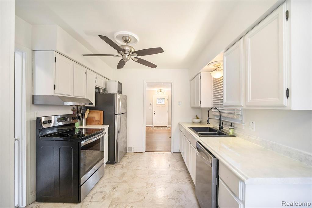 2415 Crooks Road Royal Oak, MI 48073 - Photo 10 of 28