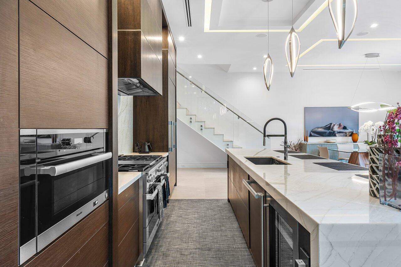 3094 Cadiz Road Boca Raton, FL 33432 - Photo 12 of 58 011-3094CadizRoad-BocaRaton-FL-33432-SMA