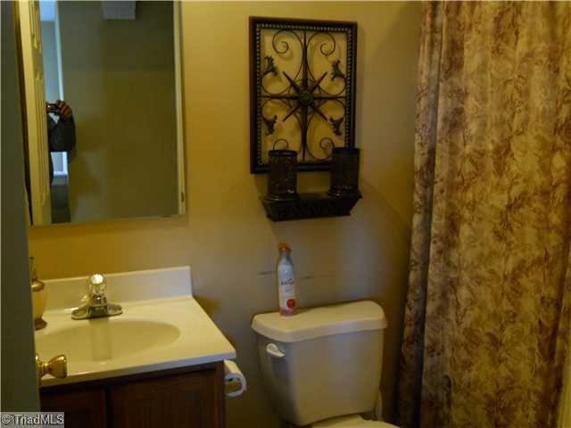 254 North Bridgewater Road Mount Airy, NC 27030 - Photo 5 of 16 Other Bath. Full bath in hallway.