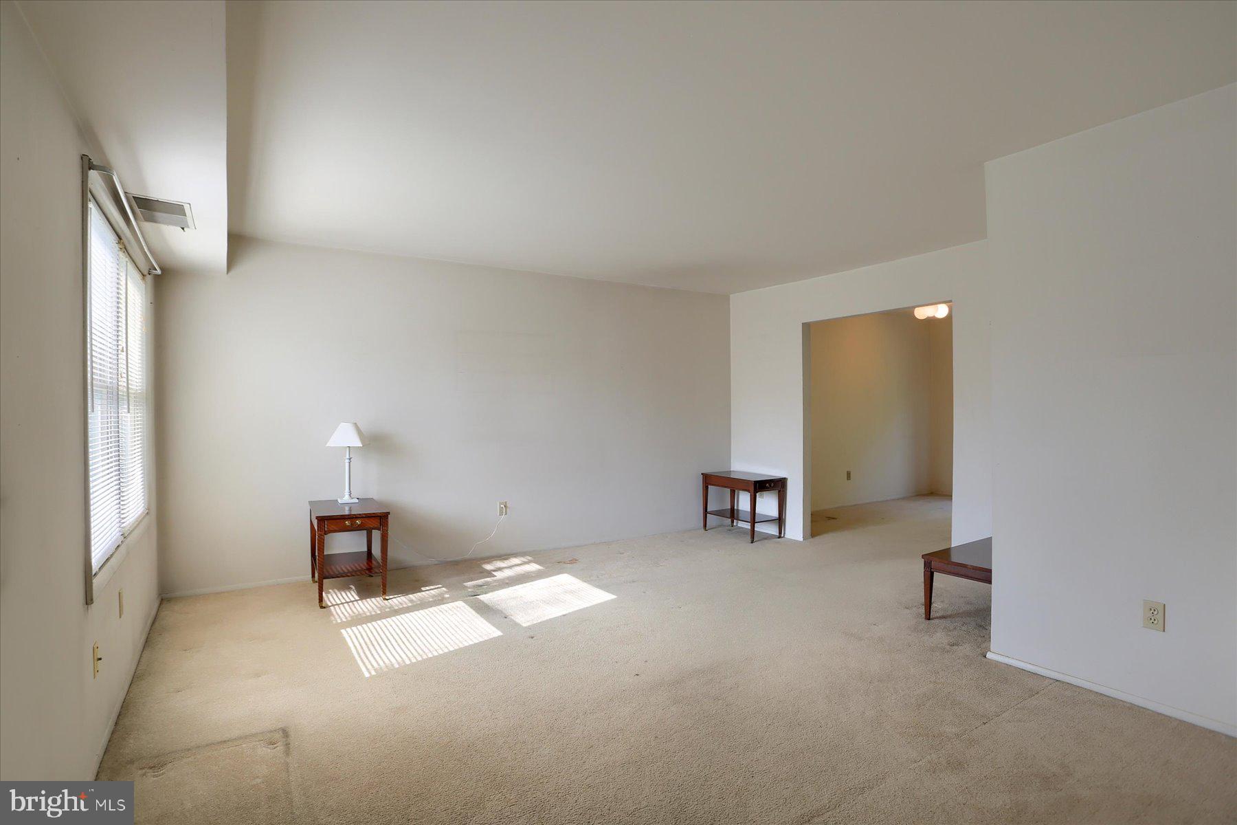 446 Mill Race Road Carlisle, PA 17013 - Photo 4 of 40 Living Room
