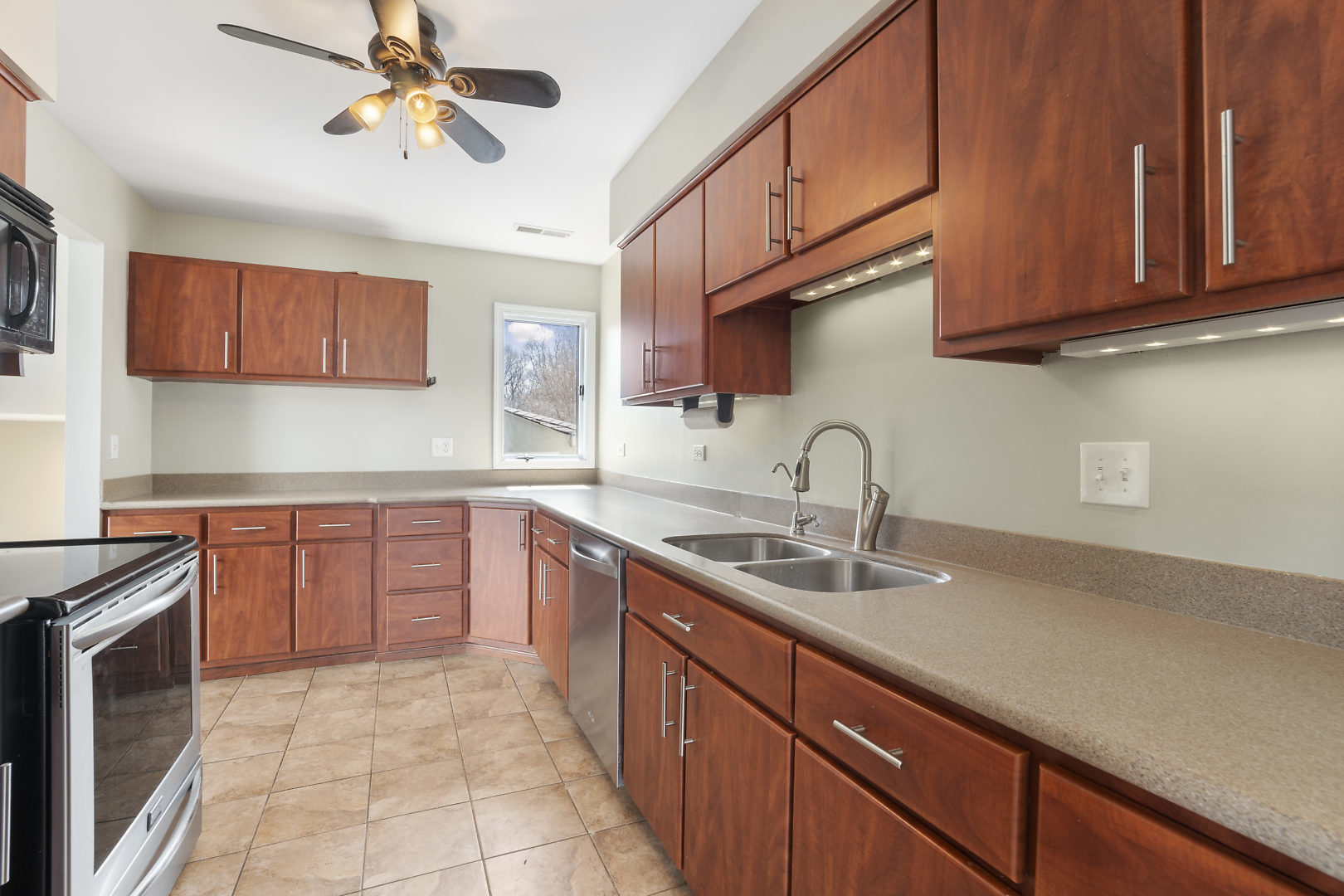 211 San Carlos Road Minooka, IL 60447 - Photo 12 of 34