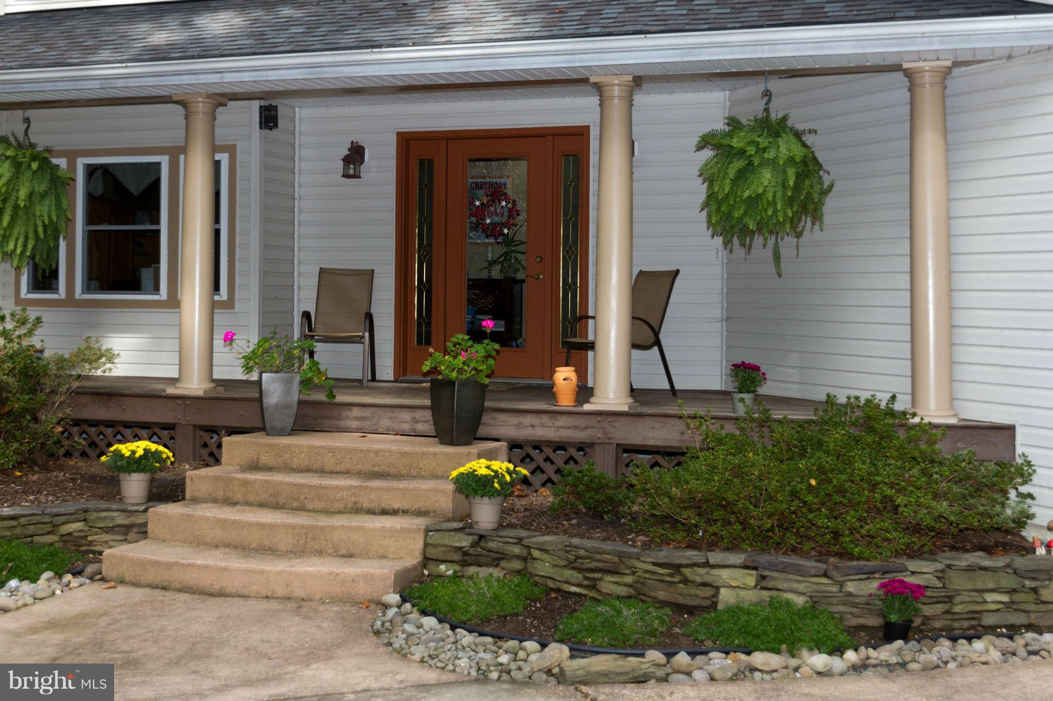 864 Shore Acres Road Arnold, MD 21012 - Photo 2 of 30 Gracious Entrance