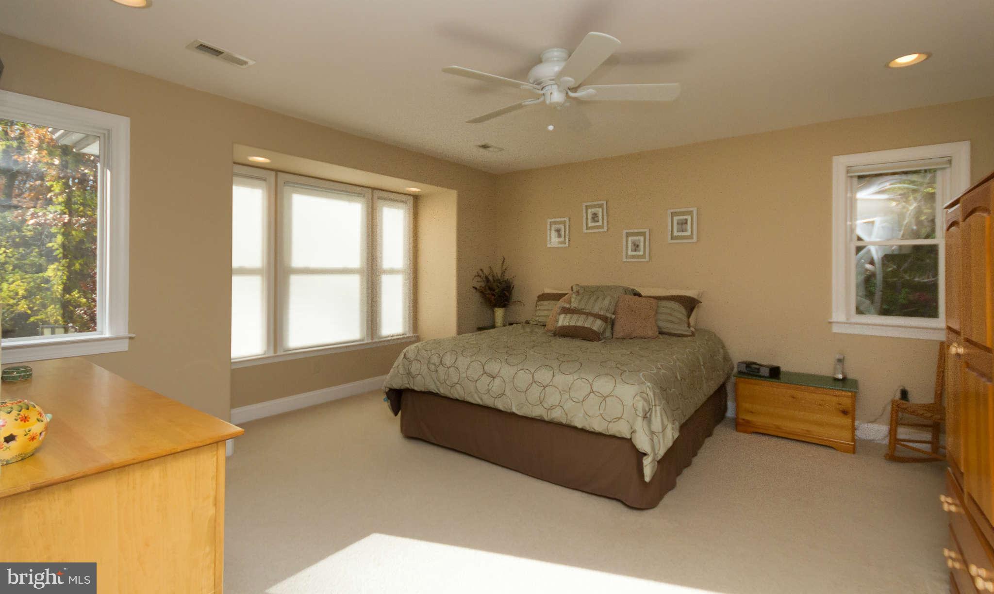 864 Shore Acres Road Arnold, MD 21012 - Photo 15 of 30 Bedroom (Master)