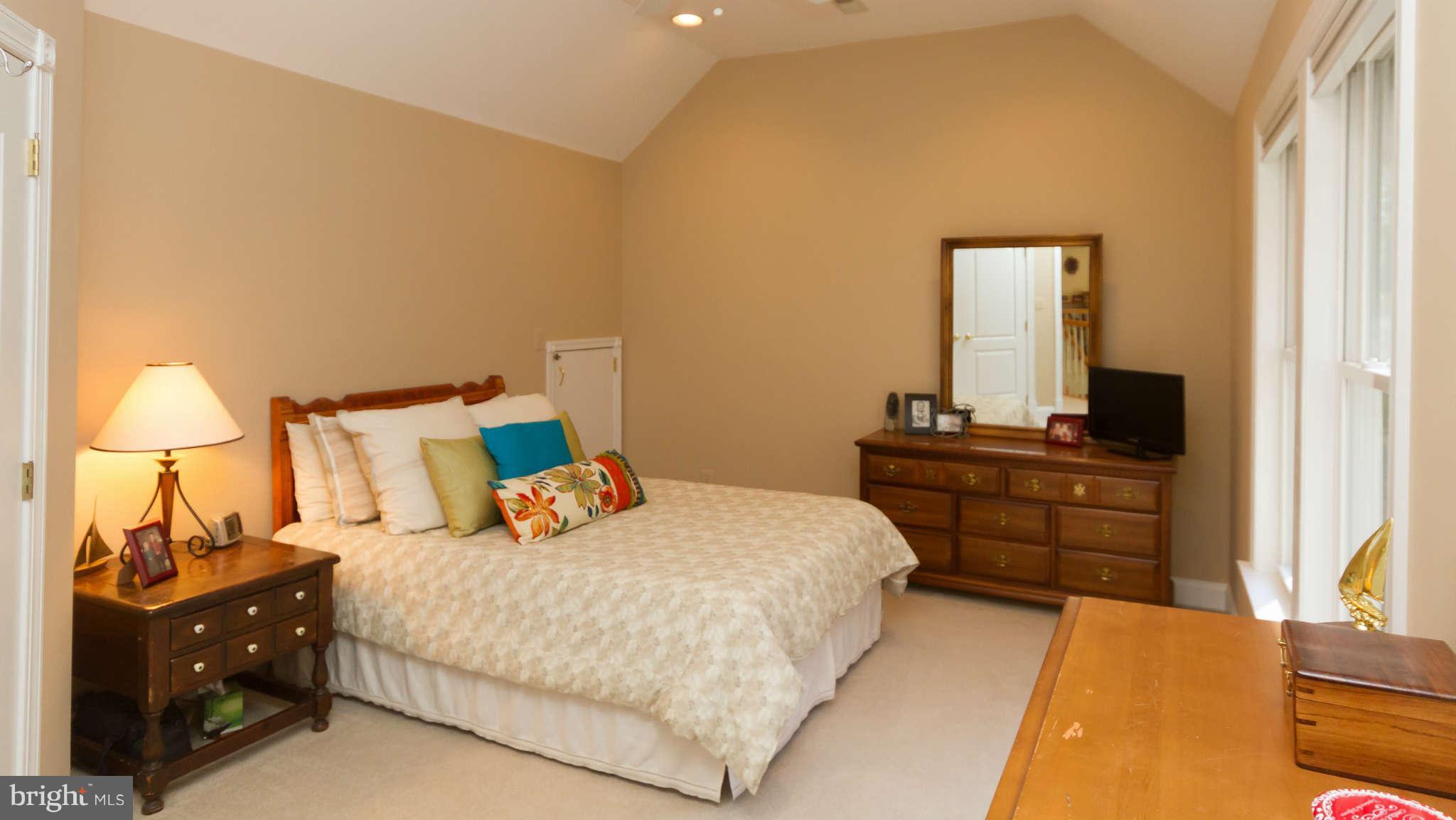 864 Shore Acres Road Arnold, MD 21012 - Photo 19 of 30 Bedroom 4