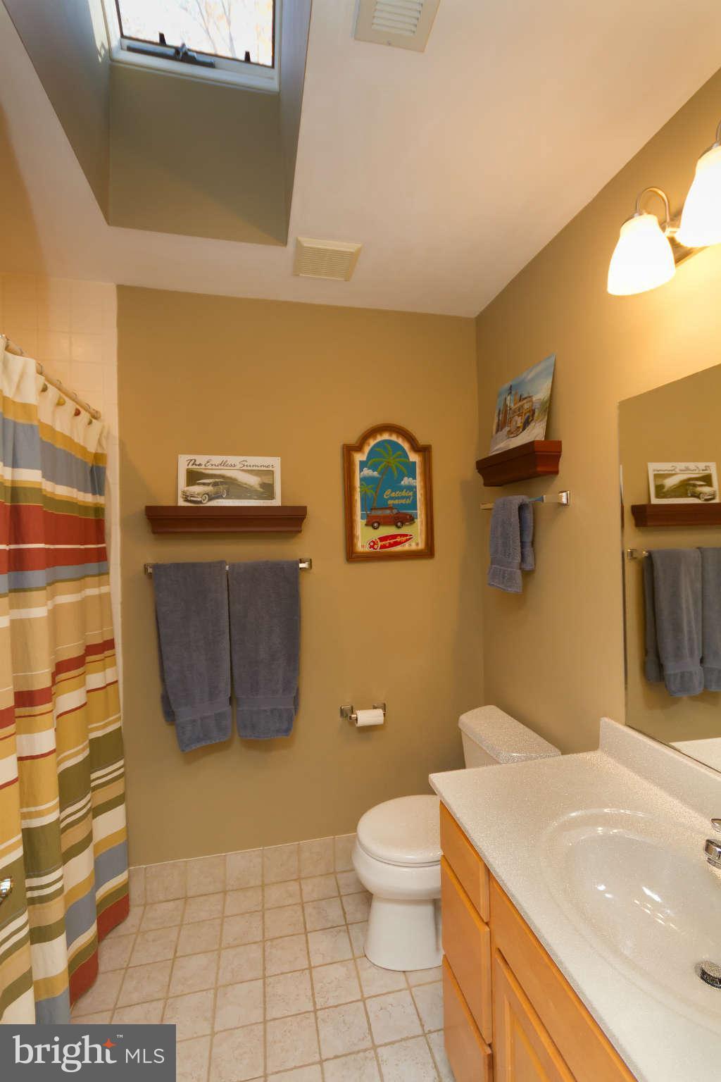 864 Shore Acres Road Arnold, MD 21012 - Photo 20 of 30 Upper Level Guest Bathroom
