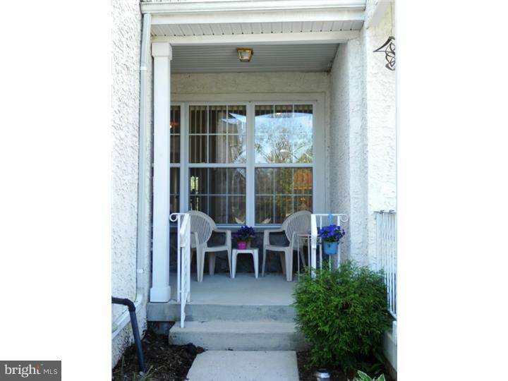 19 Chapel Hill Road Mount Laurel, NJ 08054 - Photo 4 of 25 Gallery Image 4