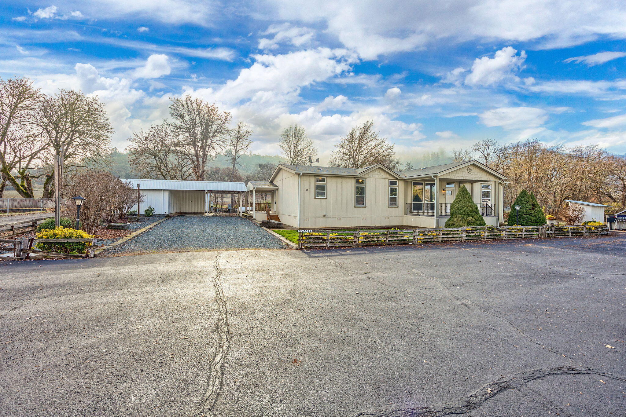 6901 Old Stage Road, Unit 25 Central Point, OR 97502 - Photo 4 of 45 Front view