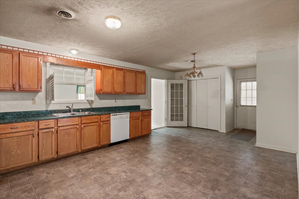 239 Longbranch Road Hohenwald, TN 38462 - Photo 17 of 43 Gallery Image 17