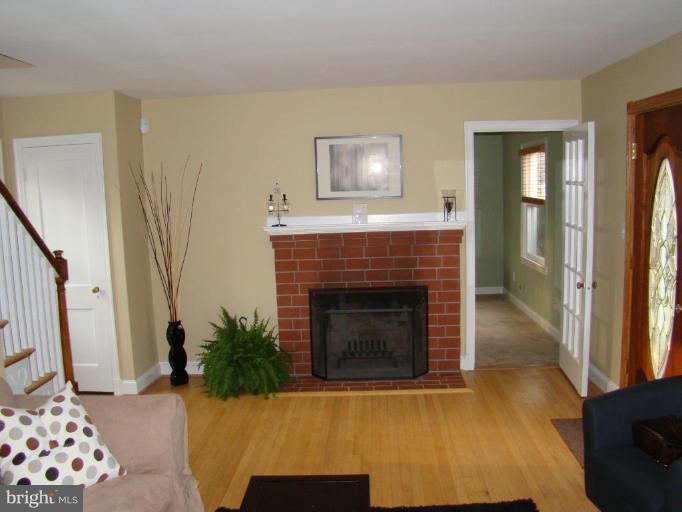 9232 Long Branch Parkway Silver Spring, MD 20901 - Photo 3 of 9 Living Room #2