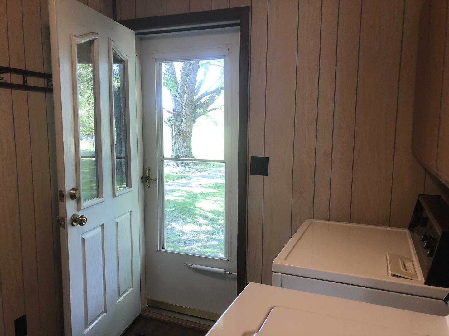 7968 South Sugar Island Road Chebanse, IL 60922 - Photo 23 of 39 a room with a bed and a window