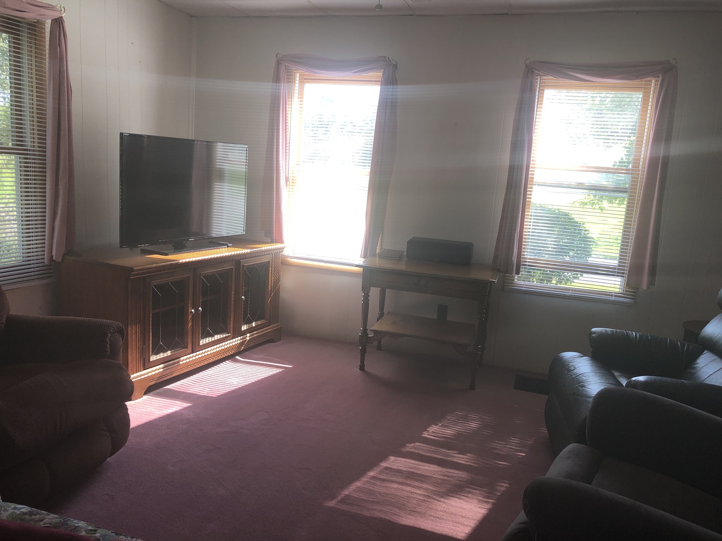 7968 South Sugar Island Road Chebanse, IL 60922 - Photo 24 of 39 a livingroom with window