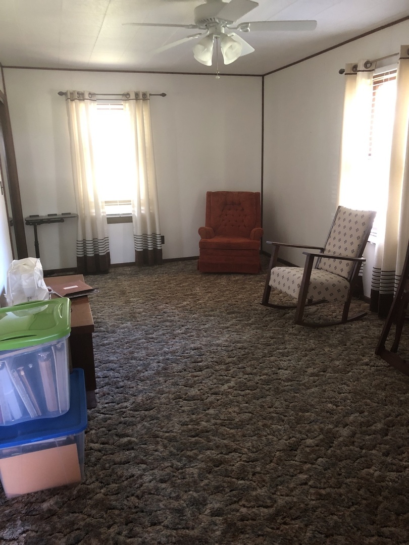 7968 South Sugar Island Road Chebanse, IL 60922 - Photo 25 of 39 a living room with furniture
