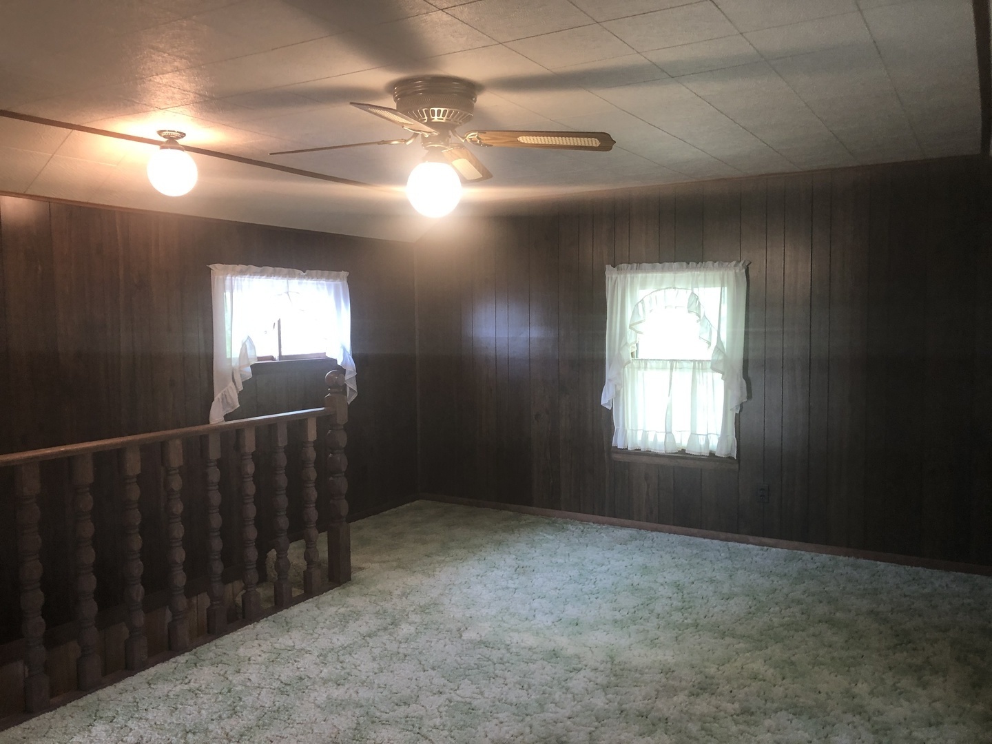 7968 South Sugar Island Road Chebanse, IL 60922 - Photo 29 of 39 a view of entryway and hall with a window