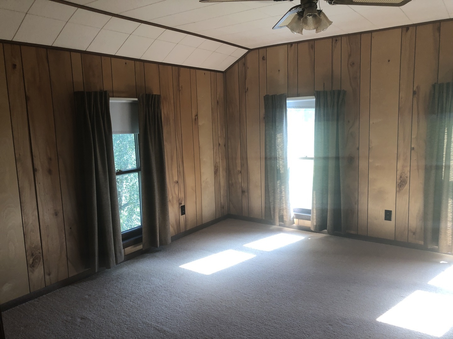 7968 South Sugar Island Road Chebanse, IL 60922 - Photo 32 of 39 an empty room with windows and closet