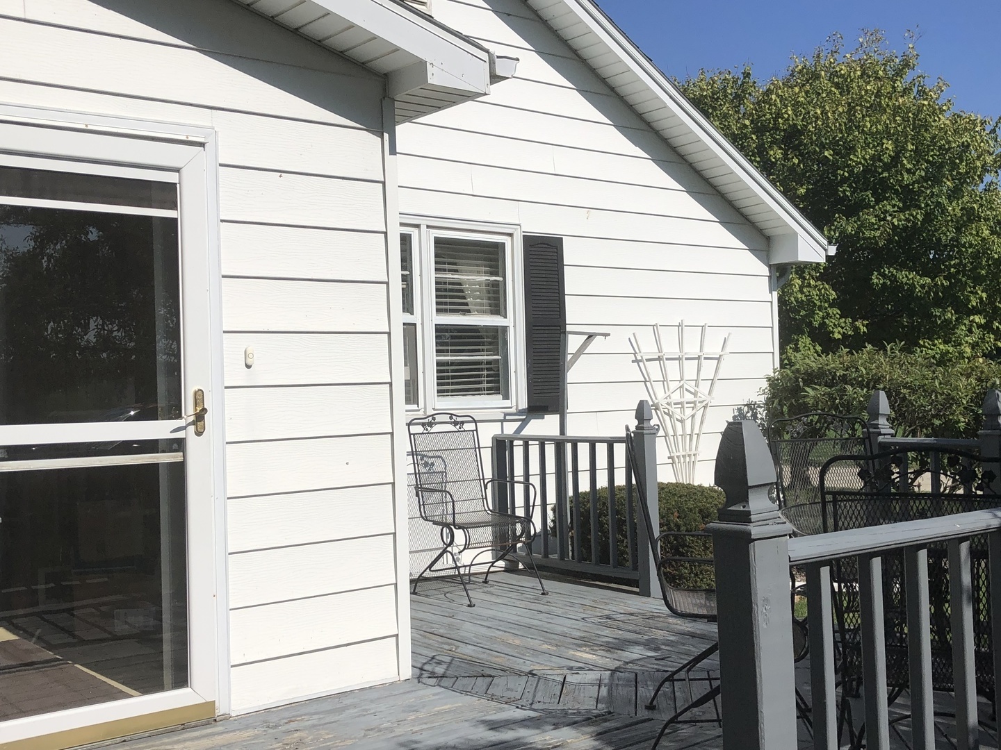 7968 South Sugar Island Road Chebanse, IL 60922 - Photo 5 of 39 a view of deck with patio