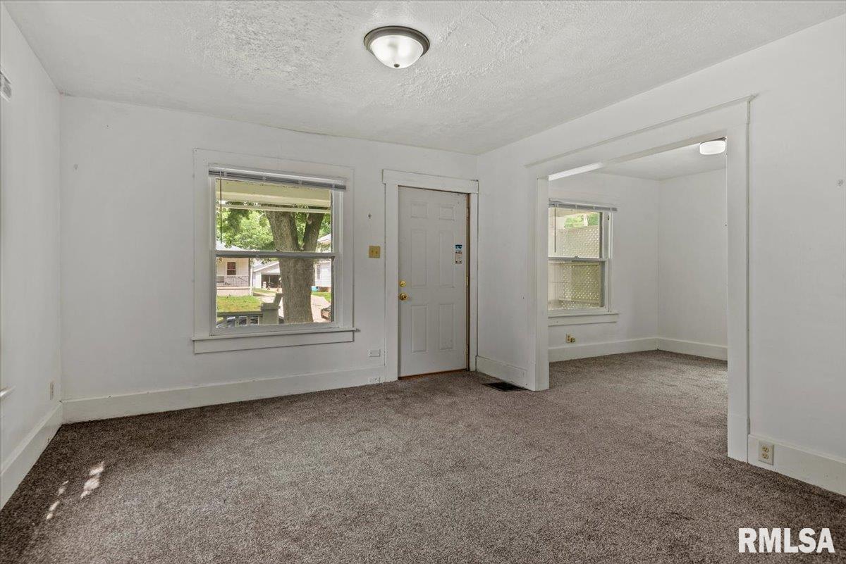 2516 South 10th Street Springfield, IL 62703 - Photo 5 of 34