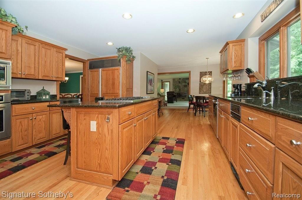 1803 Buell Court Rochester, MI 48306 - Photo 4 of 25 Kitchen View 2.jpg