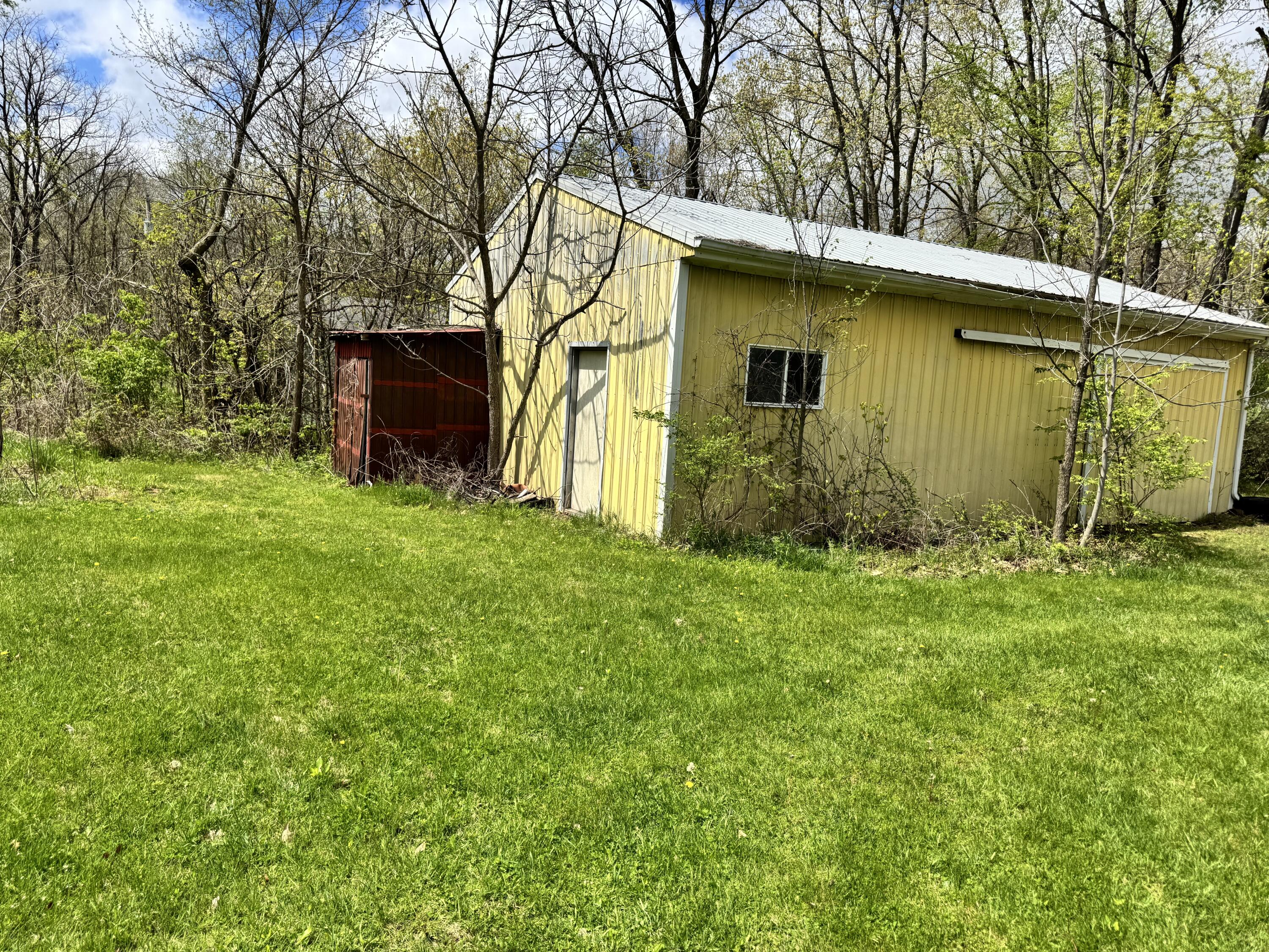 11091 Sutfin Road Jerome, MI 49249 - Photo 3 of 7 IMG_5090