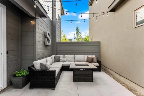 $720,000 | 4471 East Parkcenter Boulevard, Boise, ID 83716