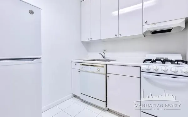 $3,450 | 330 East 46th Street, Unit 7G | Midtown East
