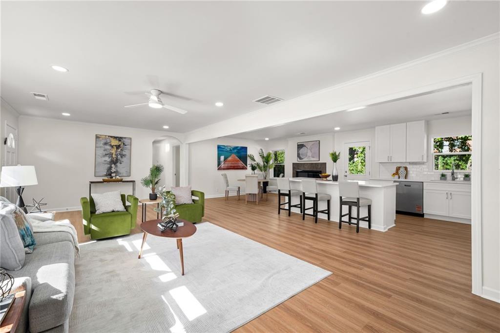 2645 Brandon Road Atlanta, GA 30337 - Photo 6 of 39