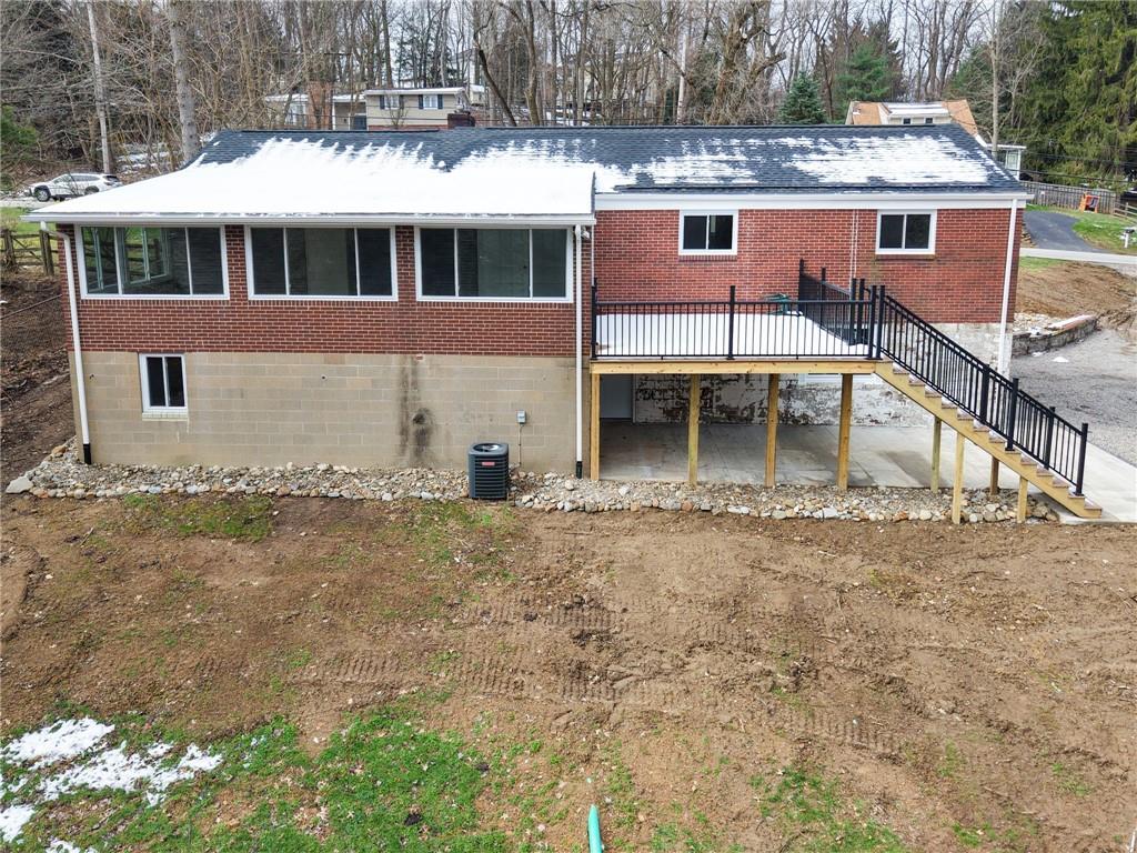2158 Reis Run Road Pittsburgh, PA 15237 - Photo 4 of 50 a front view of a house with a yard