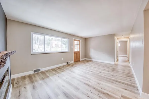 $3,000 | 2158 Reis Run Road, Pittsburgh, PA 15237