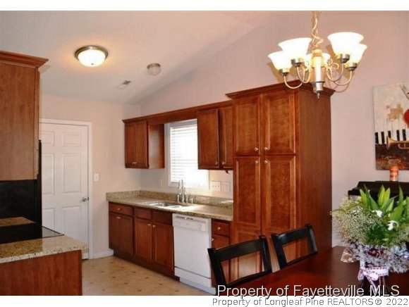 712 Bramblegate Road Hope Mills, NC 28348 - Photo 5 of 18 Gallery Image 5