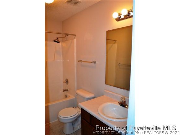 712 Bramblegate Road Hope Mills, NC 28348 - Photo 7 of 18 Gallery Image 7