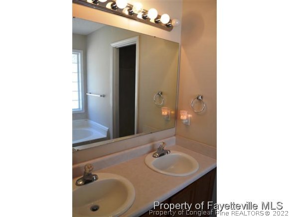 712 Bramblegate Road Hope Mills, NC 28348 - Photo 10 of 18 Gallery Image 10
