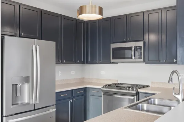 $2,400 | 1586 Millbrook Drive, Algonquin, IL 60102