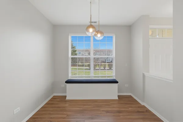 $2,400 | 1586 Millbrook Drive, Algonquin, IL 60102