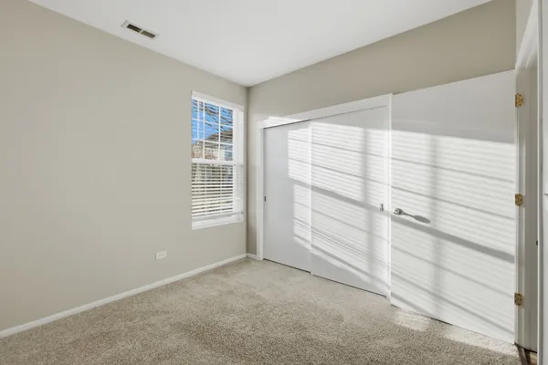 $2,400 | 1586 Millbrook Drive, Algonquin, IL 60102