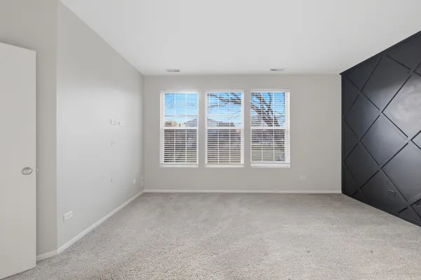 $2,400 | 1586 Millbrook Drive, Algonquin, IL 60102