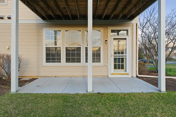 $2,400 | 1586 Millbrook Drive, Algonquin, IL 60102