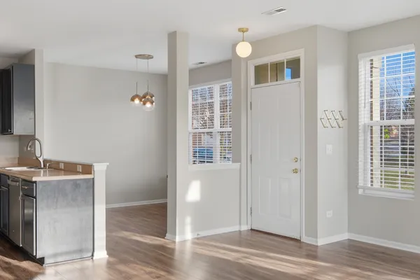 $2,400 | 1586 Millbrook Drive, Algonquin, IL 60102