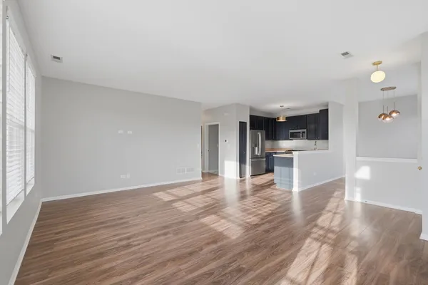 $2,400 | 1586 Millbrook Drive, Algonquin, IL 60102