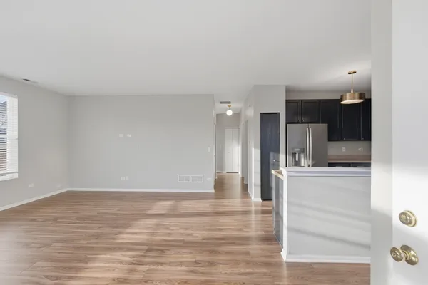 $2,400 | 1586 Millbrook Drive, Algonquin, IL 60102