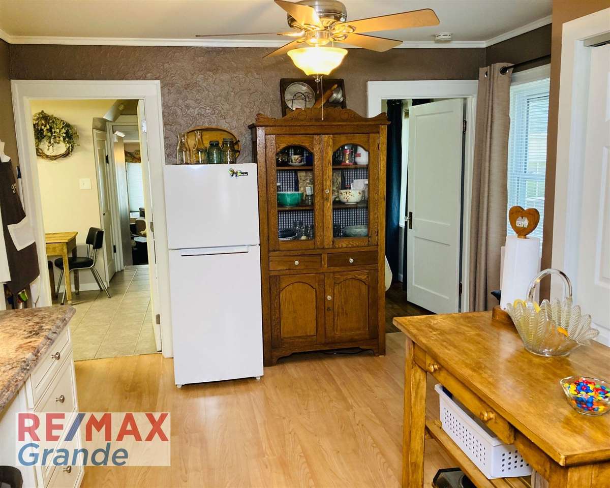 1290 South Graham Road Flint, MI 48532 - Photo 21 of 39 50043442-20.JPG