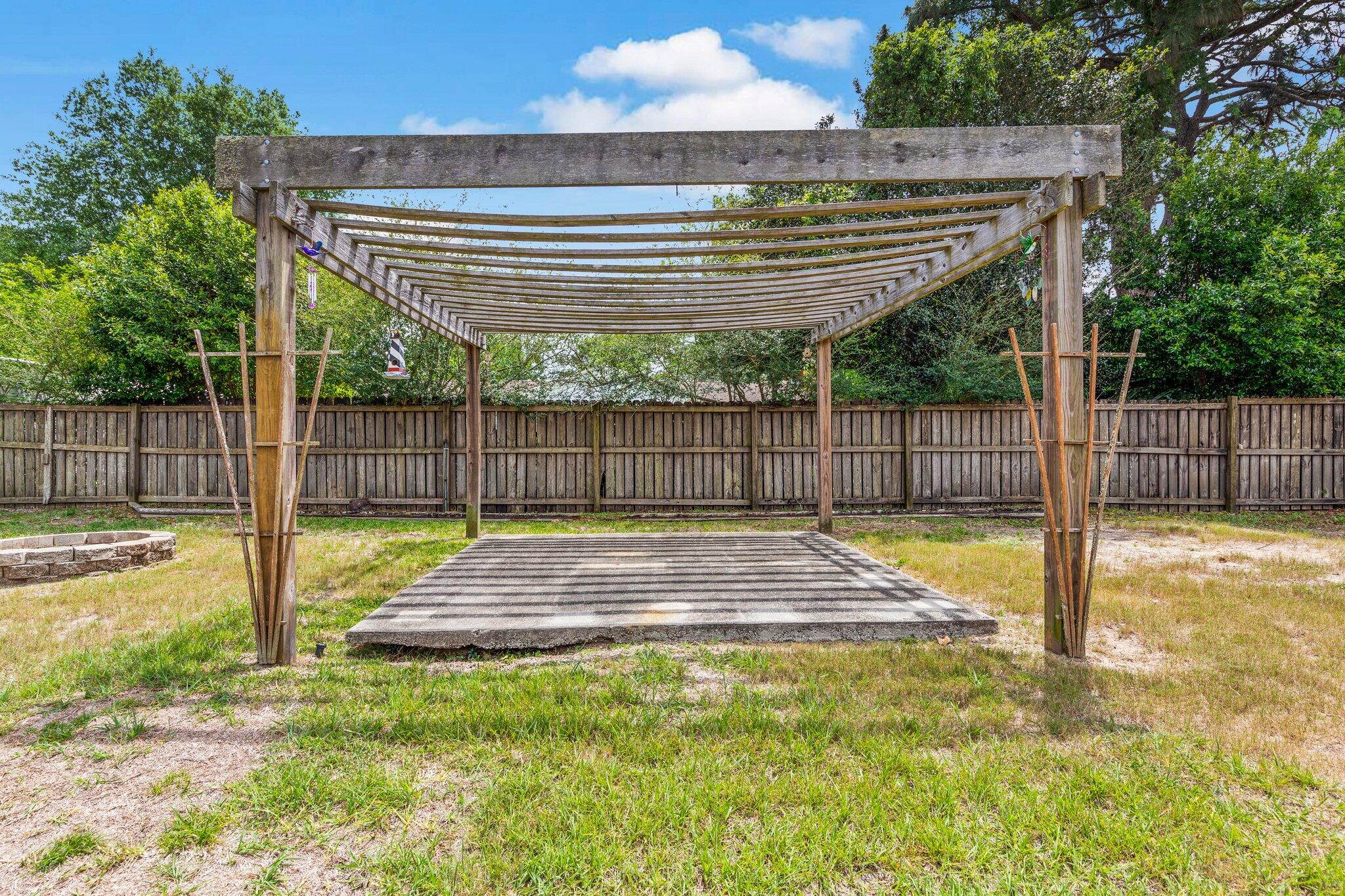 20 Maple Avenue Shalimar, FL 32579 - Photo 52 of 55 a view of small pool